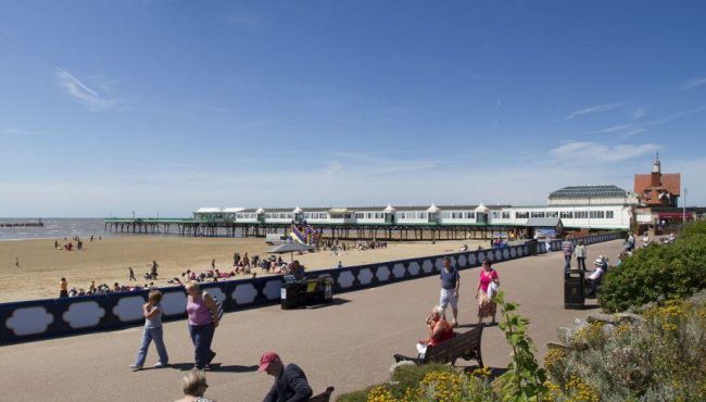 lytham st annes 15-07-2014 st annes pier h pan 02 shutters lytham st annes